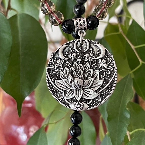 Gorgeous 108 Meditation Mala necklace ✨charged✨ - Picture 8 of 10